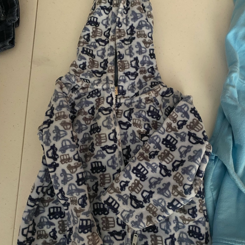 Boys Jackets - Picture 2 of 3